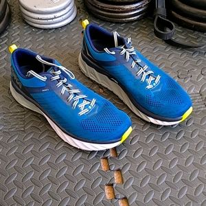 Hoka one one Arahi 3 (WIDE E2)